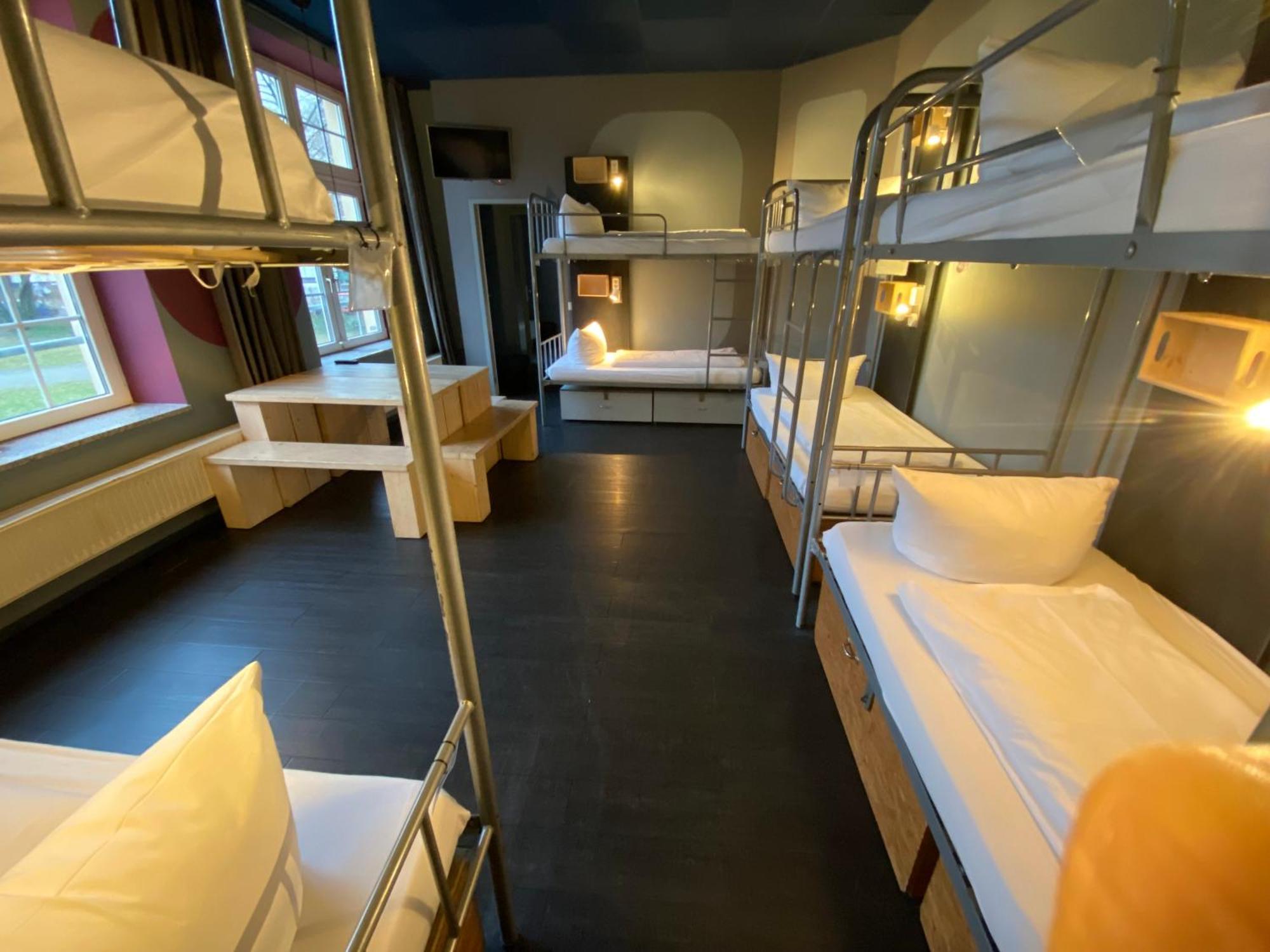 Bed 8-Bed Mixed Dormitory Room