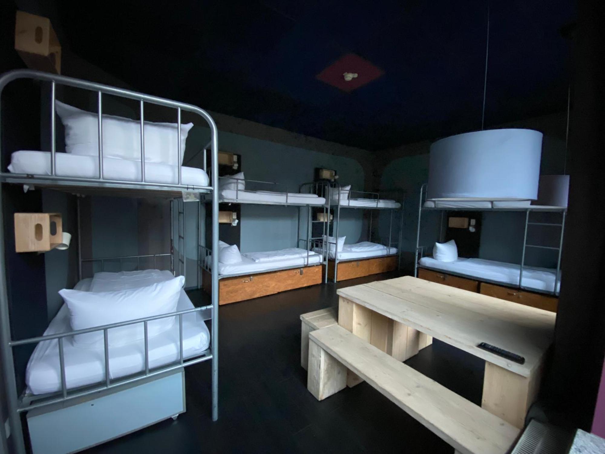Bed 8-Bed Mixed Dormitory Room